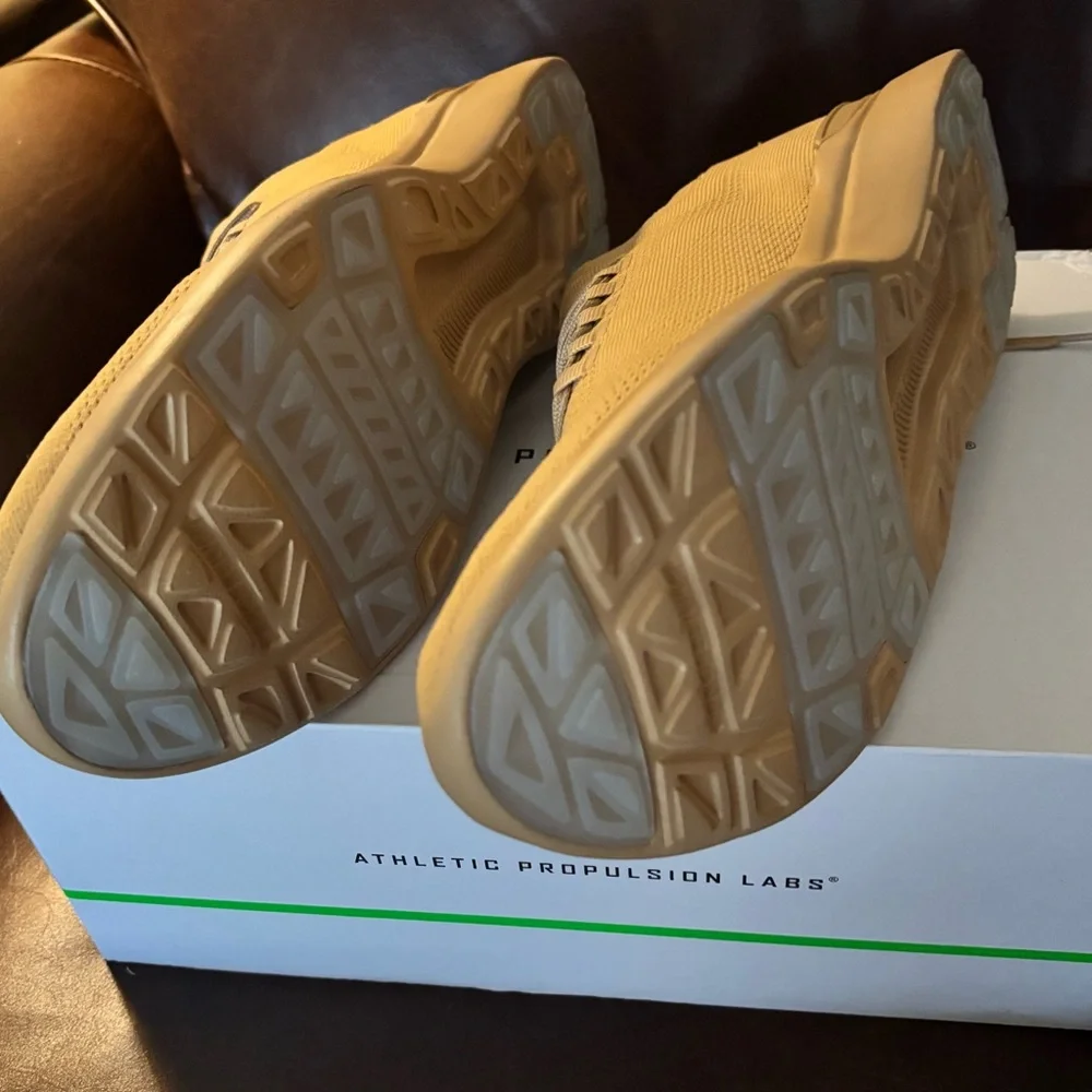 Size 13 APL Men's Tan Athletic Shoes - Picture 5 of 7